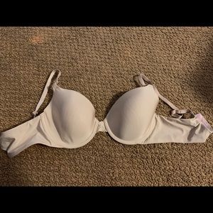 Victoria’s Secret nude bra 34C